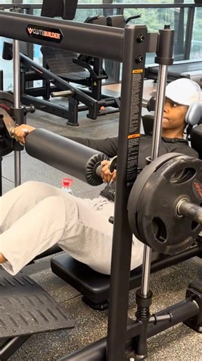 Best Hip Thrust Machine #hipthrust #fitness #shorts #vivia al a