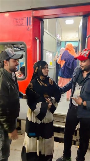 lambu Ji lambu Ji bolo thingo ji Amitabh Bachchan Rishi Kapoor superhit song Coolie 1983 songs