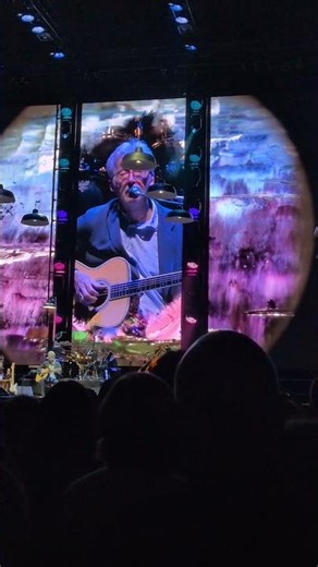 Eric Clapton - Tears in Heaven at the United Center, Chicago #clapton #jesus #concert #ericclapton