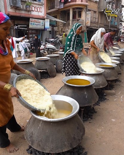 2.6M views · 35K reactions | Kachi Mutton Dum Biryani | India Eat Mania | Facebook