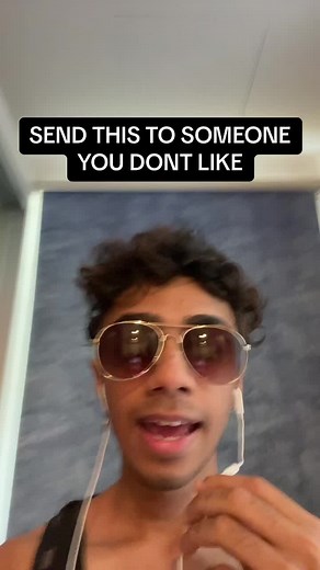 Roses are Red, Violets are Blue: Roast Someone You Don't Like