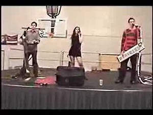 Freezepop - "Science Genius Girl (live at FITcon on April 2, 2004)"