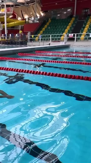 REBUILDING 🔱 After Italy (final video now LIVE, see link: https://youtu.be/M25lOJIop30 )we’re shifting the focus to speed and power with a lower volume during the Recovery Mesocyle under the tutelage of my Spartan swim sis Lauren Quigley very much inspired by @cam_mcevoy @thebrenthayden @jesseputs @michaelklim1 and although I look like a tug boat in comparison haha 😂 i’m really enjoying the change of training stimulus as we train for the next swim with @phdnutrition @gymshark 🔱 and yes, will 