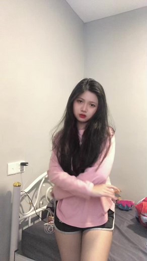 With messy hair#fypေပၚေရာက္စမ္း😾👊fypシ #foryoupage #fyppppppppppppppppppppppp