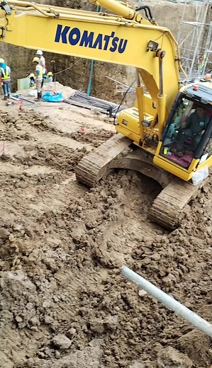 8.6K views · 86 reactions | Fight lang tayo mga buddy. #backhoeoperator #buhayoperator #constructionworker #kaworkmates #excavator #excavation #operator | Boy lasaw vlogs | Facebook