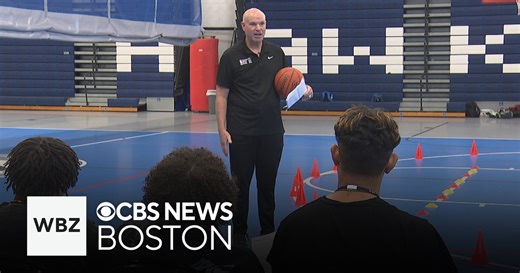 NBA referee teaches basketball officiating class at Massachusetts high school