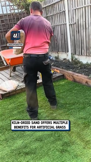 Adding sand to artificial grass has so many benefits 🌱😮 | UNILAD Tech