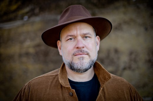 Tony Cuchetti Keeps Americana Sound Lean and Satisfying on 'Freer Street' (ALBUM REVIEW) - Glide Magazine