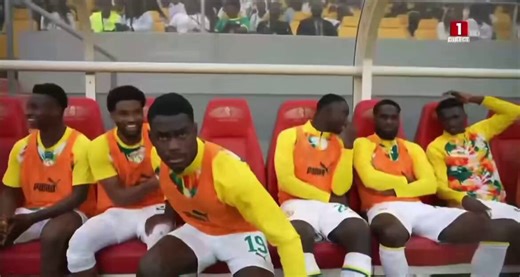 Les mecs qui ont un dossier solide refusent une procédure accélérée contre les mecs qui ont un dossier fragile.Ça repousse l’humiliation mais elle viendra tôt ou tard.