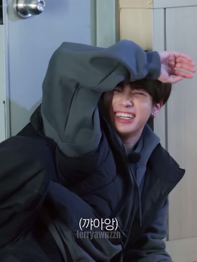 this part not in the cut for their zombie episode 😭 when tyun break his character and his cute screams 🥹🥹 #txt #taehyun #hueningkai #yeonjun #tomorrow_x_together #fyp