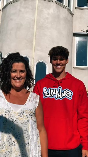 Noah Beck's Mom Visits Sway House