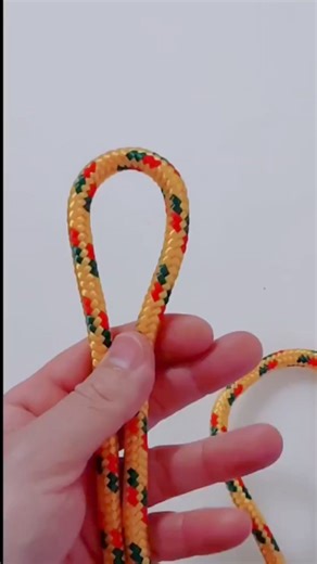 3.2K views · 22 reactions | how to tie cable ties in an easy and secure way #cableties #cablemanagement #zipties #diy #howto #lifehacks #organizing #security #tech #diycablemanagement #cabletiehacks | The Handyman's Haven | Facebook