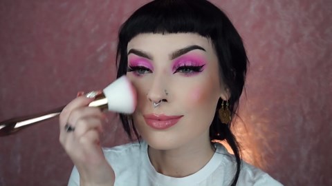 Makeup Revolution Pink Vintage Lace Blush Palette, Compact Palette, Face Make Up, All in One Super Sized Compact