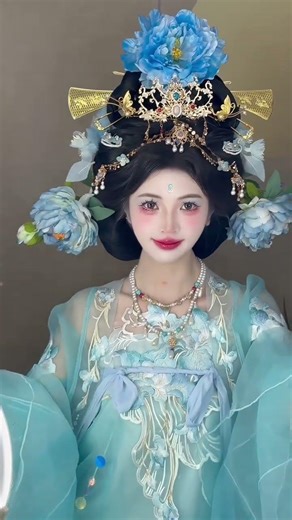 Blossom Beauty: The Real & Fake of Flower Appreciation with Chinese Makeup Tips