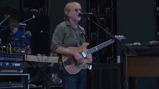 A moment for Jerry from Trey Anastasio at Dead & Co in Golden Gate Park. 🌹 | Jerry Garcia