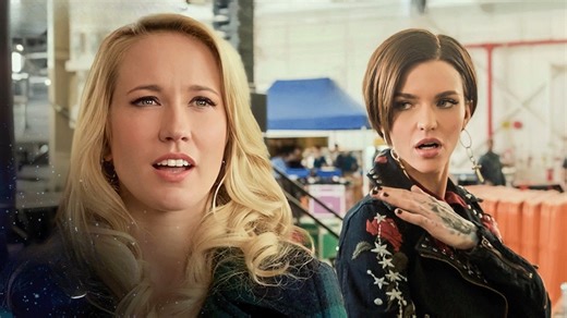 Pitch Perfect 3 -The Bella's Riff Off (Anna Kendrick, Elizabeth Banks)