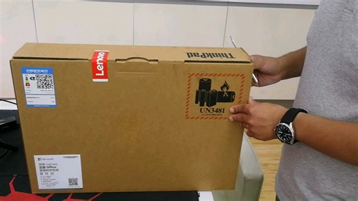 Thinkpad P53开箱及拆机，一个高端图形工作站应该具备的都齐了