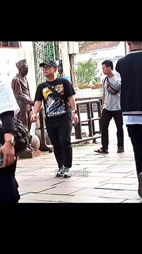 Hilarious Statue Prank Compilation