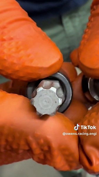 Chris is explaining why you should use the correct torque pi versus a regular torque bit and how it can damage your bolt #machinist #machineshop #racing #car #tipsandtricks