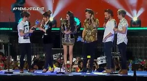 Premios Telehit 2015: One Direction Wins 3 Awards