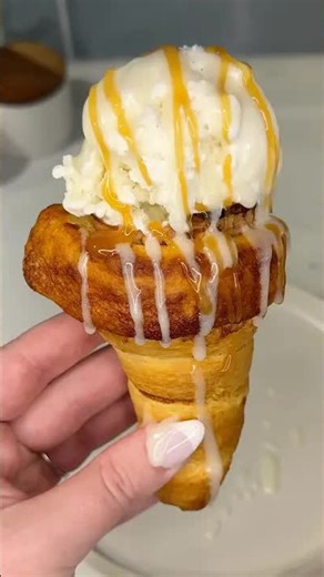 Cinnamon roll ice cream cones recipe