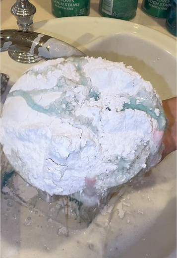 Effective Sink Cleaning Hacks Using Comet Powder