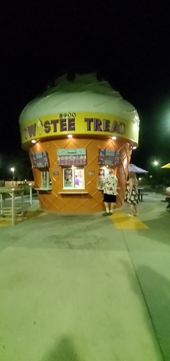 bloxburg🫶 #DidYouYawn #fypppp #foryoupage #fyp #foryou #fypシ #fypp #roblox #bloxburg #icecream #florida #orlandoflorida #orlando