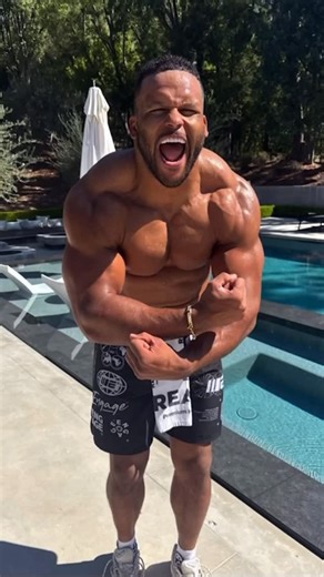 Aaron Donald on Instagram: "Just because…I felt like it 轢 #ad99 #ready"