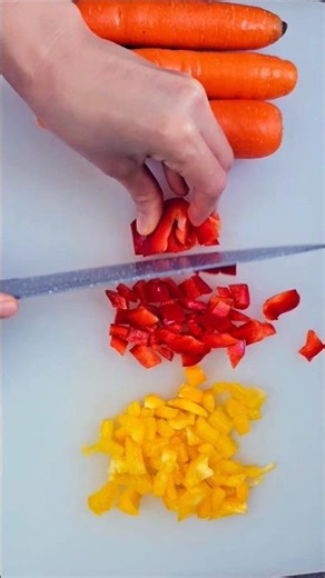 chopping bell pepper#asmr #youtubeshorts #satisfying #shortsfeed #highlights