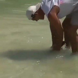 Cute little otter swimming for the first time! 🥺😍 | Otter