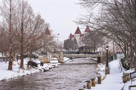 As snow melts in Milwaukee, the first official day of spring nearly here