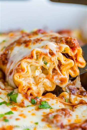 53K views · 1K reactions | All the Classic Lasagna Flavors You ❤️But Easier - Lasagna Roll Ups Recipe: https://natashaskitchen.com/lasagna-roll-ups/ | NatashasKitchen.com | Facebook