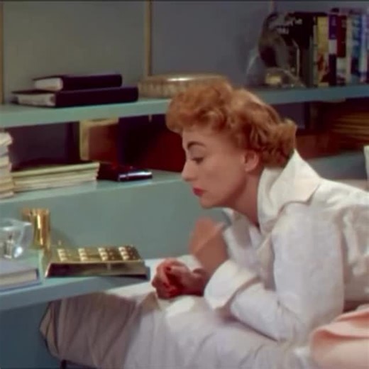 Amy Sedaris on Instagram: "#sundee @broadwayfocus Don’t forget, it’s time to Fall Back! ⏰ #fallback #standardtime #joancrawford #torchsong #1953 #musicalfilm #broadwaystar #endofdaylight #autumn #hellodarknessmyoldfriend"