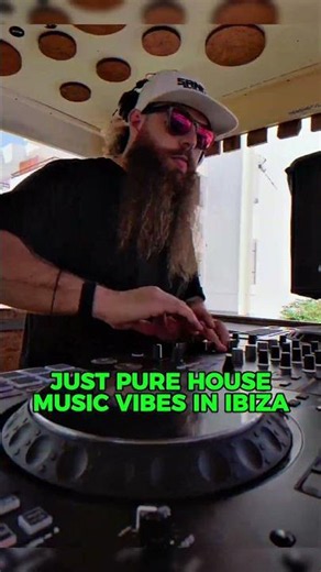 JUST PURE HOUSE MUSIC VIBES IN IBIZA #dj #party #ibiza