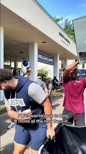 Floor 3? No problem.We 🫶 our student athletes!#MoveInDay #CSUBucs
