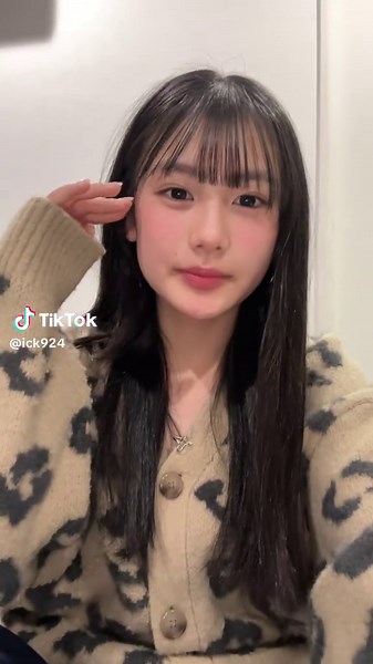 みゃおみゃお！泣いている小さな猫ちゃんの様子