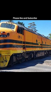 “Five stunning ladies of now and yesteryear thundering through Bridgewater — an epic grain train carving its way through the Adelaide Hills, South Australia 🇦🇺” #australia #train #transport #trains #history | Rob Boomer