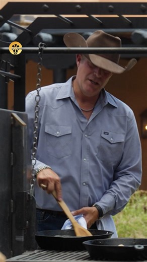 Part 2 Tonight is the series premiere of Twisted Skillet! After being inspired by The Hayden's Chicken and Latkes, a Jewish classic with a Texas spin, Sean Koehler heads back to his ranch to whip up a Chicken Fried Steak with Latke Stack, Fried Egg, and Hatch Green Chile Gravy. Save this recipe and come back tomorrow for Part 3 so you can try this at home! 📺: Premiere | Tonight, February 5th | 9 PM ET --------------------------------------------------------------- Ingredients: • 3 Tbsp reserved