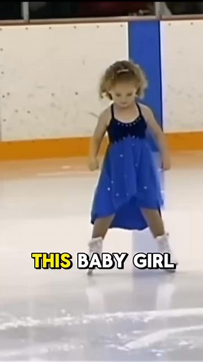 This young girl demonstrates her impressive skills on the ice rink and left everyone speechless... Watch in comments! 👇👇👇 #skating | Lÿÿ Nœch