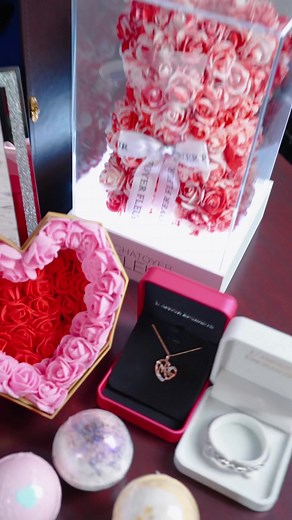 Looking for the perfect Mother’s Day gift? Look no further! Our custom heart bundle is tailored to your loved ones unique interests, and tastes. Show Mom how much you care with a thoughtful and personalized gift that she’ll treasure forever. From candies to flowers, jewelry to candles we’ve got everything you need to make this Mother’s Day one to remember. Order now, and make your Mom’s day extra special! Now 30% OFF ♥️🥰♥️🥰♥️