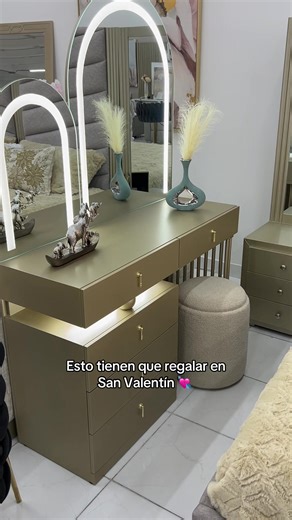 Los mejores muebles están en Cuenca ❤️ y son los de Mueblería Castillo, ven y visítanos en nuestro local en Cuenca o en nuestro nuevo local en Santo Domingo 📍 | Mueblería Castillo Cuenca 👑 #regalos #sanvalentin #humor #cuenca #vanity