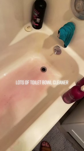 Removing Hair Dye Stains from Tub: Ultimate Guide