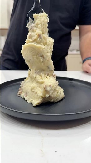 Homemade Mashed Potatoes made COMPLETELY different #cooking #sides #mashedpotatoes