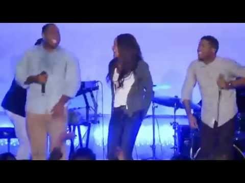 Michelle Williams - "Say Yes" (Live: One Church International)