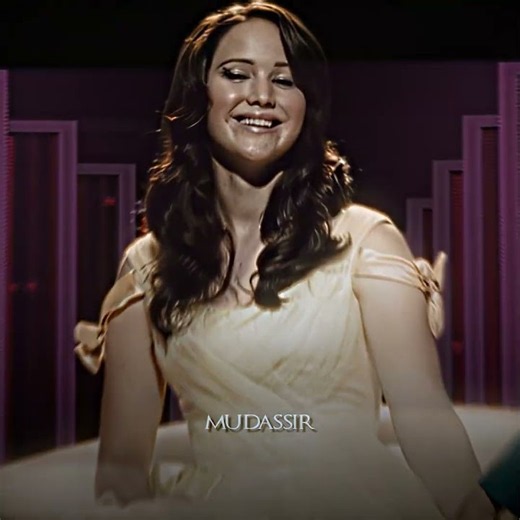 Katniss Everdeen 🏹🔥 | The Girl on Fire | Hunger Games Edit - Makuhia