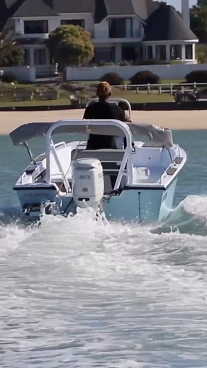 2.8K views · 15 reactions | Don’t let the size fool you. Compact, light, and seriously fuel-smart… this outboard hits way above its weight.  https://www.suzukimarine.co.za/outboards/df60a #SuzukiMarineSouthAfrica #DF60A� | Suzuki Marine South Africa | Facebook