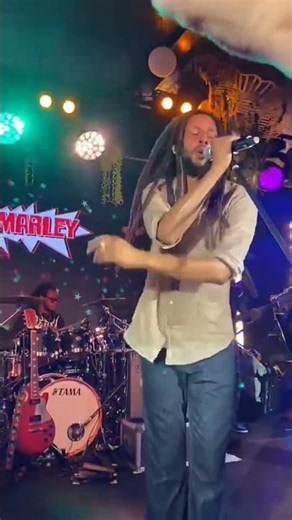 Bob Marley's legacy lives on forever! Julian Marley sings Jammin' #livemusic #livemusicexperience
