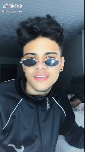 Robson Abreu's Captivating Performance in Dubai