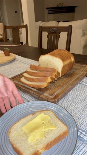 The MOST perfect yeast bread✨🍞Full recipe and video on my channel! #breadrecipe #baking #homemade