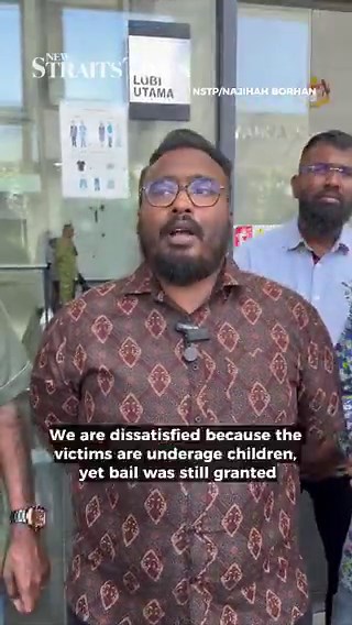 Parents protest at Ampang Court: Suspect in multiple child sexual abuse cases at Selayang welfare home granted RM30,000 bail. "Is the price of our children only RM30,000?" Law too lenient on kes rogol kanak-kanak. Justice for victims! #ProtectOurChildren #MalaysiaLawReform